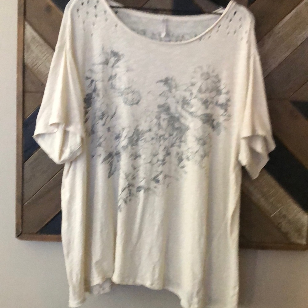 Magnolia Pearl Daisy Love Tee